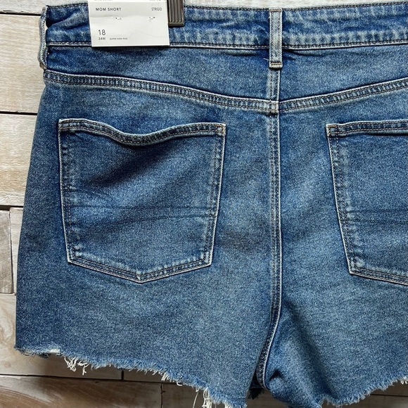 American Eagle Distressed Mom High Rise Shorts Womens Plus 18‎ 34W Blue NWT New - Picture 6 of 15
